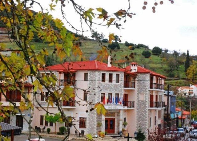 Hotel Kynaitha Kalavryta Exterior photo